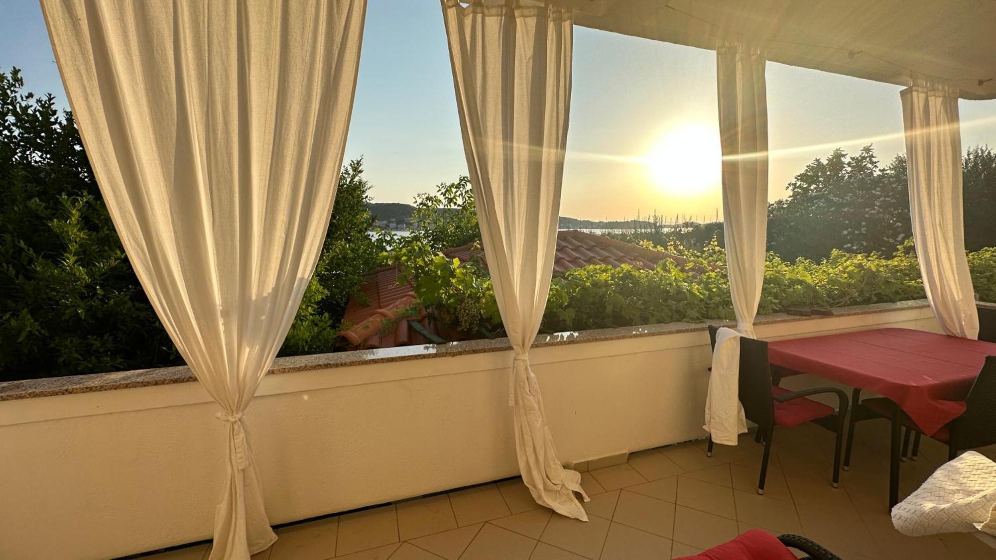 Apartments Anica Супетарска Драга Екстериор снимка